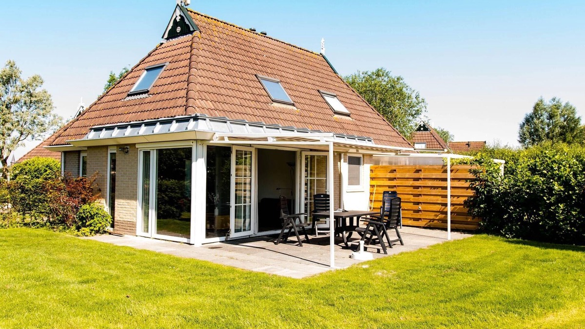 Eernewoude House | Relaxing Getaway on the Water
