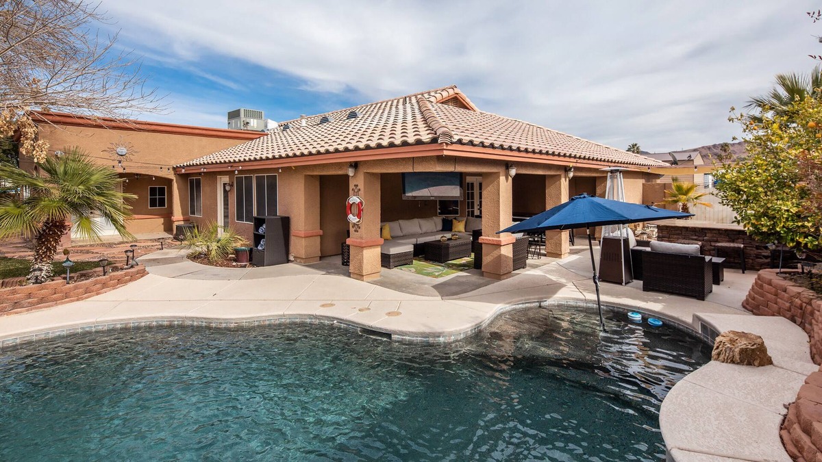 River Mountain House | Relaxing Getaway