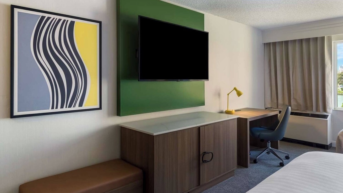 Oyster Point Hotel | Relaxing Hideaway! Spacious Unit, Pets are Welcome!