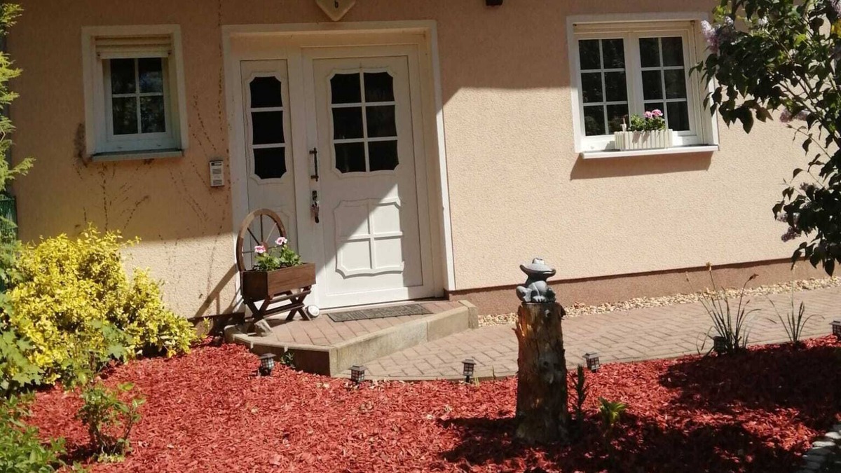 Sohland A. Rotstein House | relaxing holiday idyll at the foot of the Rotstein