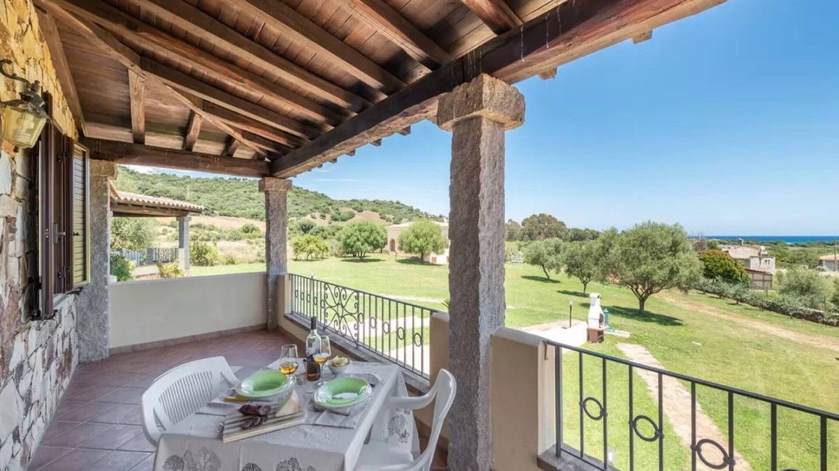 Iscra e Voes Apartment | Relaxing holiday home near La Caletta beaches