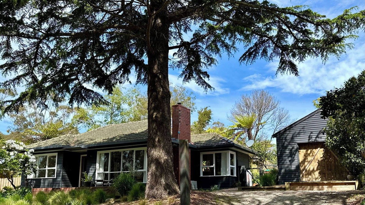 Foster Cottage | Relaxing home in Foster opposite bushland and near Wilsons Promontory NatPark.