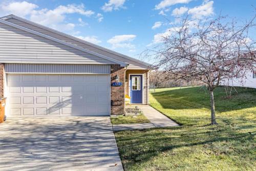 Monroe House | Relaxing home near Interstate