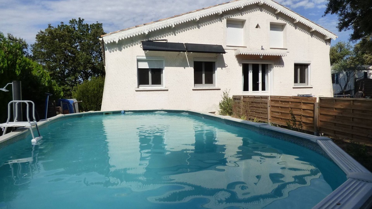 Courthezon House | Relaxing house, garden, games, swimming pool