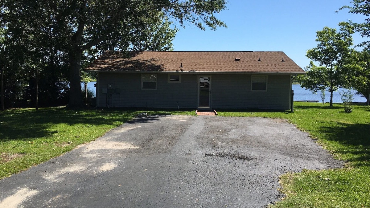Saucier House | Relaxing lake house beautiful view, close to beaches, hiking, casinos, and NOLA.