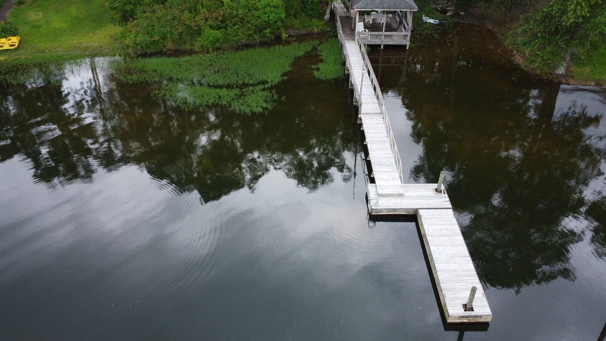 Lake Murray of Richland House | Relaxing Lake House | Private Dock, Grill & Games