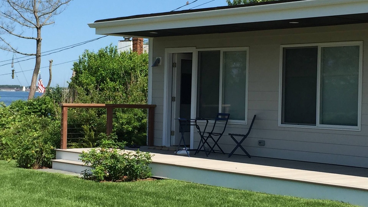 Montauk House | Relaxing Lake Retreat