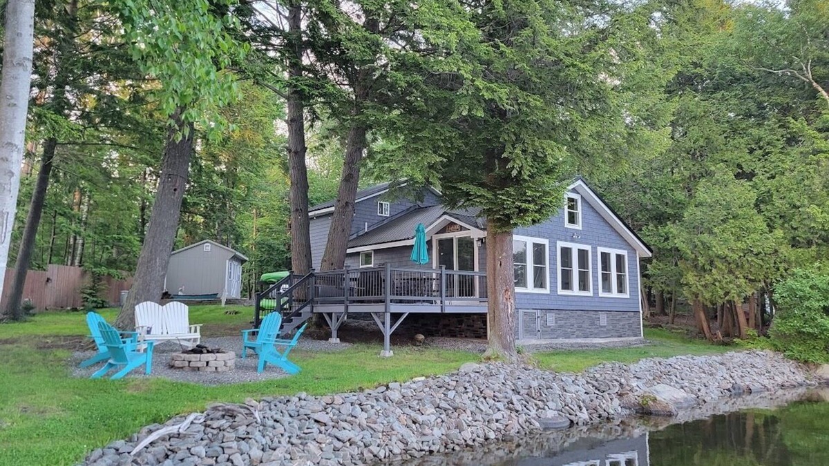 Newport Cottage | Relaxing lake side getaway Sebasticook Lake, Maine