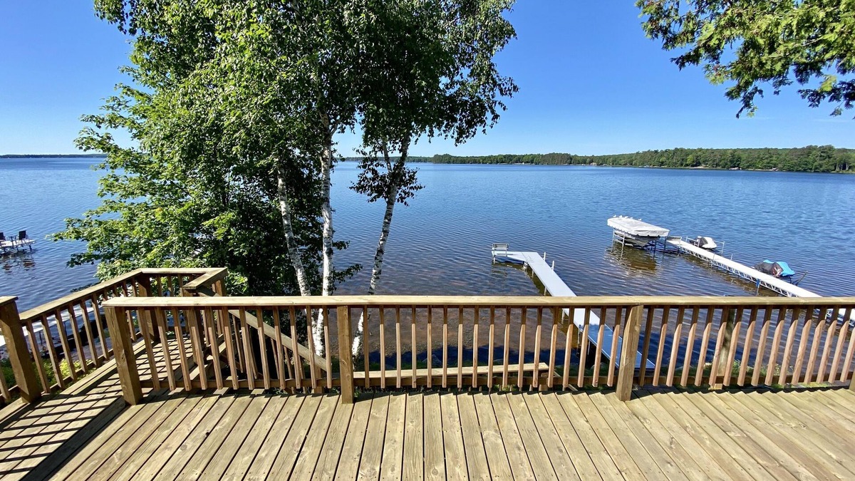 Crandon House | Relaxing Lakefront Retreat With Spectacular Views of Lake Metonga