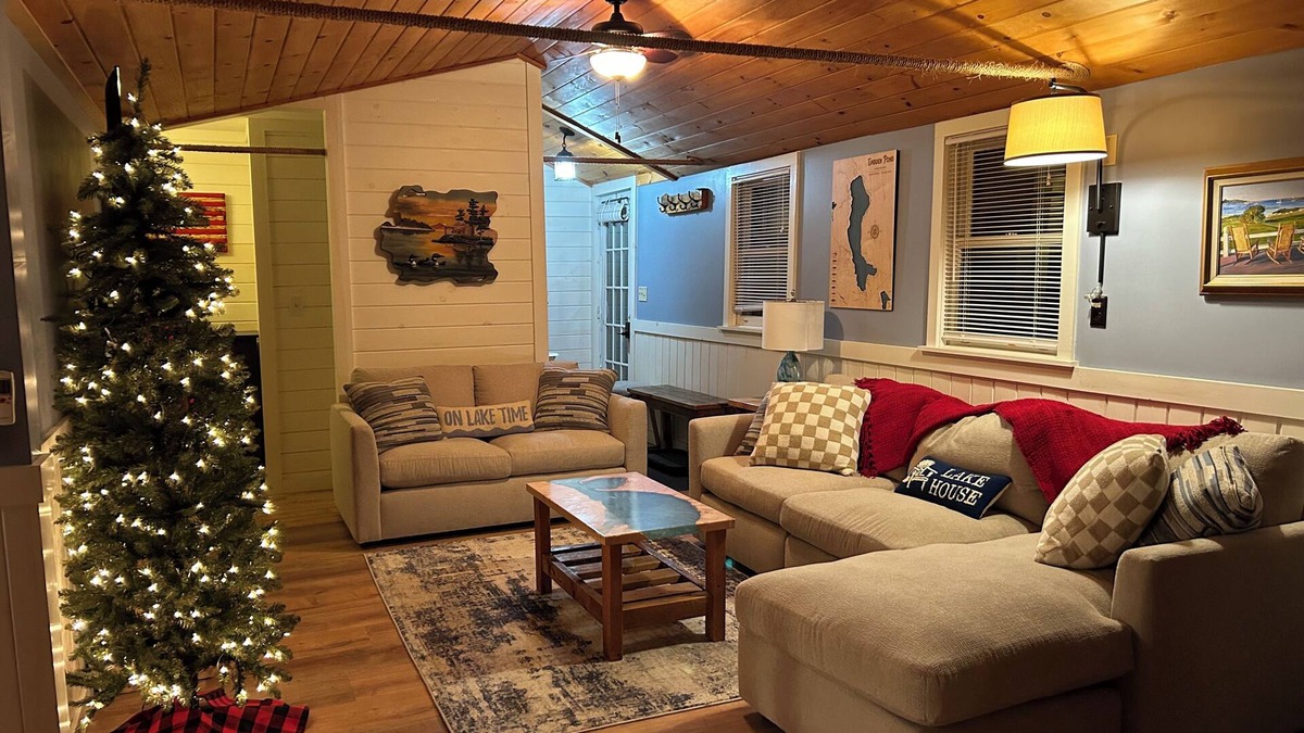 Embden House | Relaxing Lakeside Getaway for 8. On ATV and snowmobile trails, free kayak use