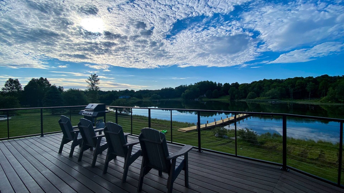 Cheboygan House | Relaxing lodge on Cheboygan river - Only 20 Minutes to Mackinaw!