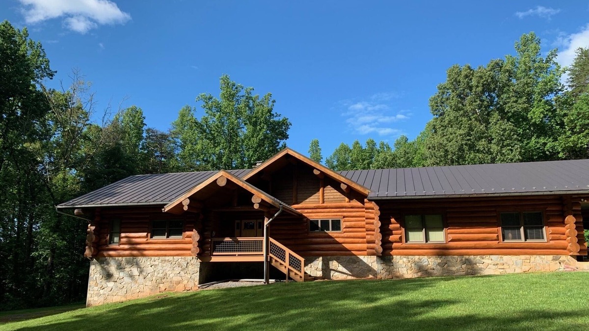Haywood Cabin | Relaxing log home on a private mountainside in Rappahannock County, Virginia