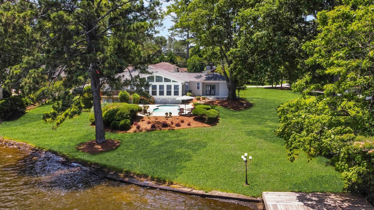 Carrollton House | Relaxing, modern full-size house with pool overlooking a beautiful lake view.