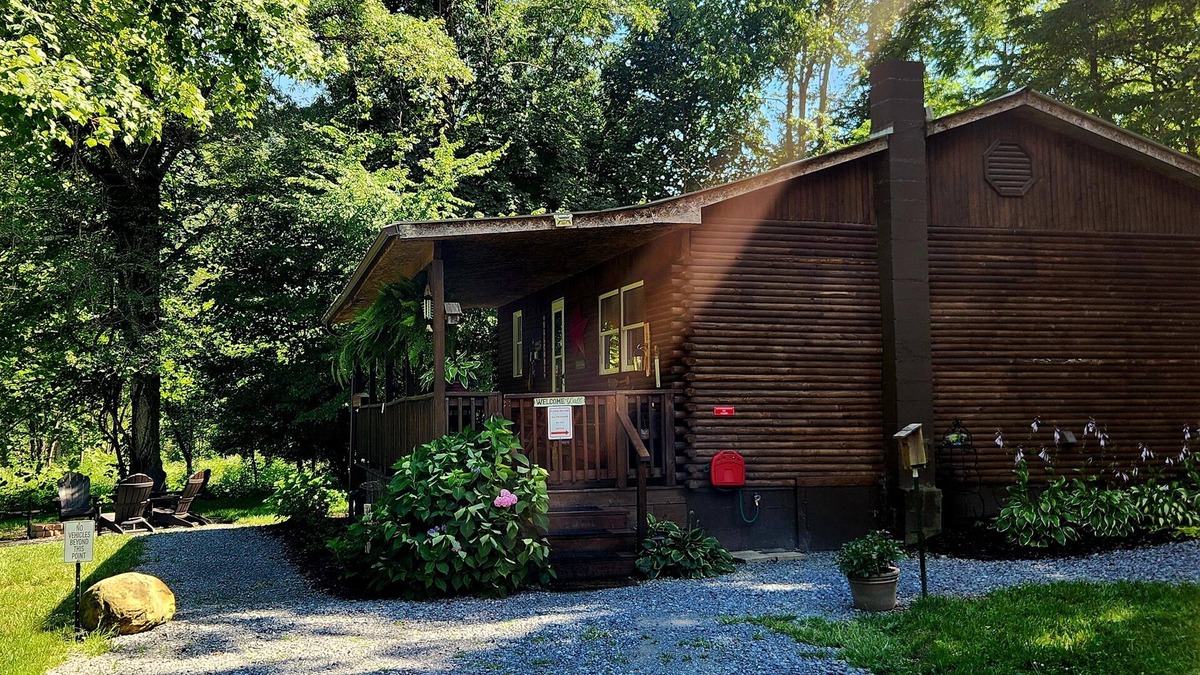 Tannersville House | Relaxing Mountain Getaway with excellent trout fishing