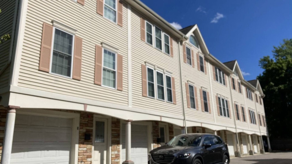 South Side Condo | Relaxing ocean-themed Townhome Condo