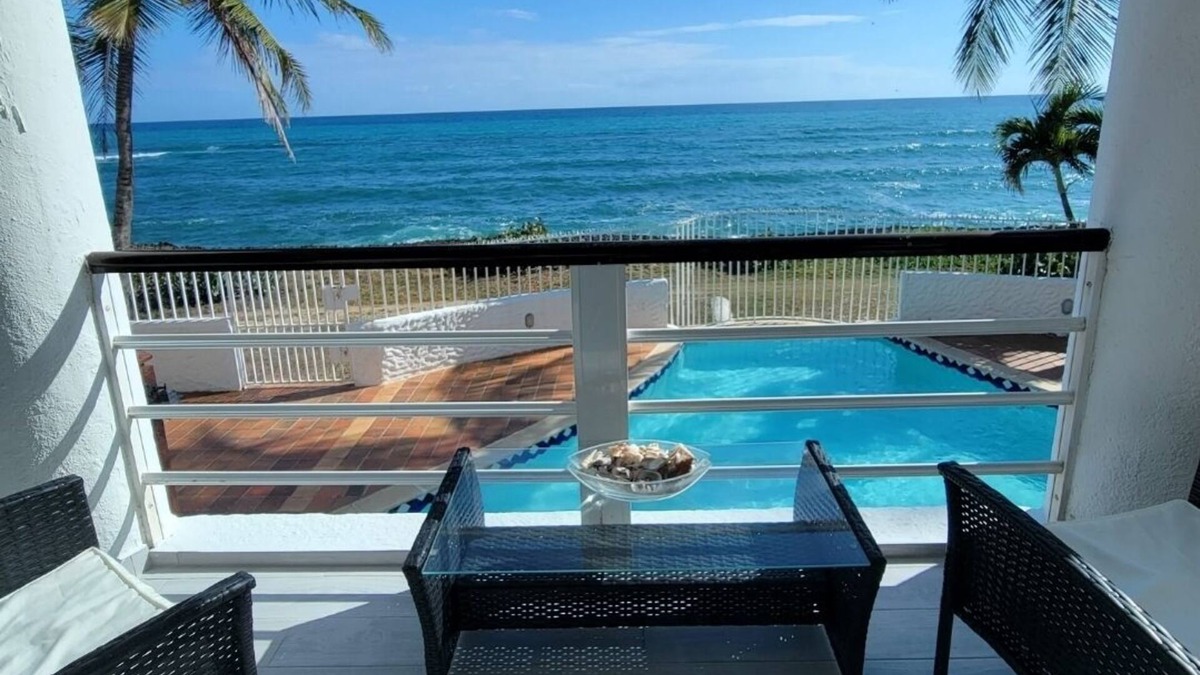 Caribbean Islands Apartment | Relaxing Ocean View Apartment- 2 minute walk to the beach!