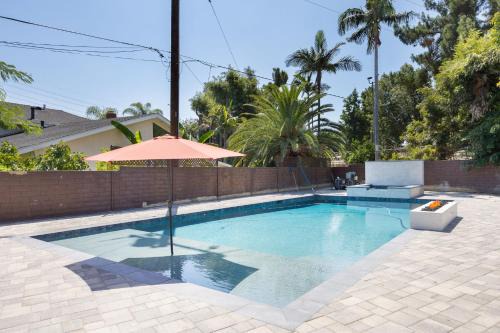 Downey House | Relaxing Pool House Near Disneyland