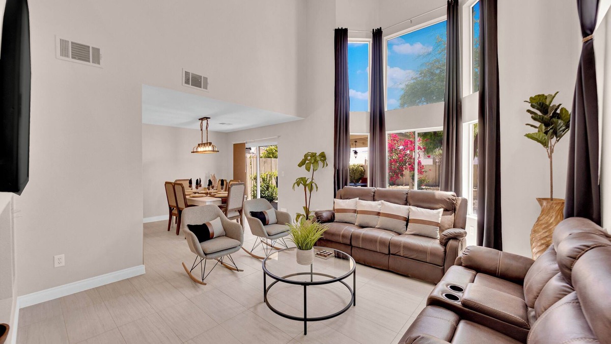 Sunrise Manor House | Relaxing Retreat 3-bedroom house 15min to Strip
