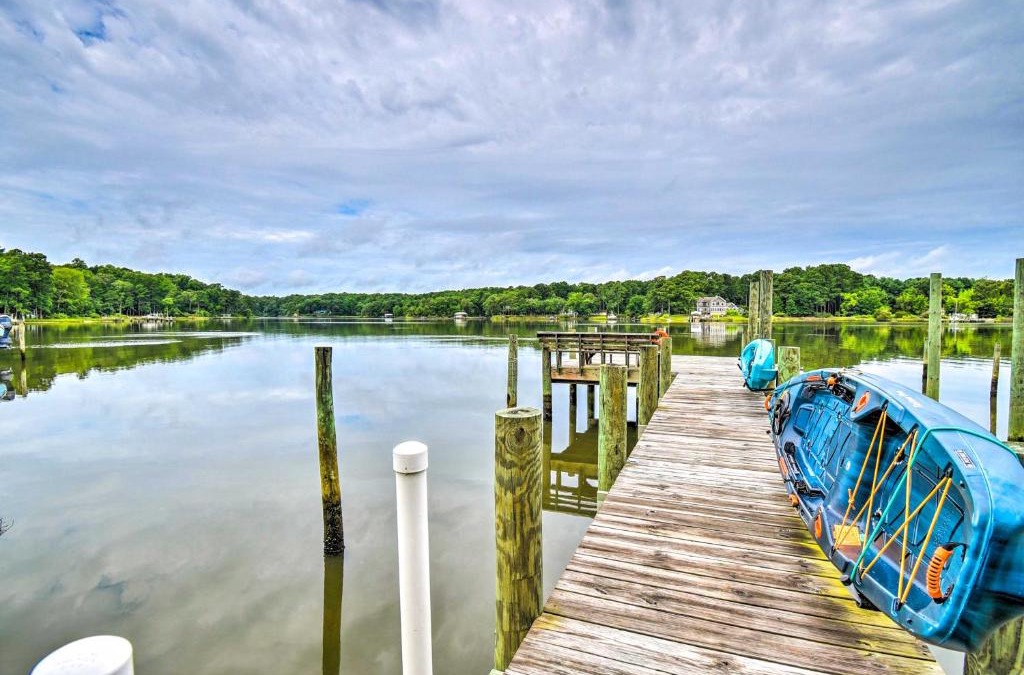Dutton House | Relaxing Riverfront Cottage with Boat Dock!
