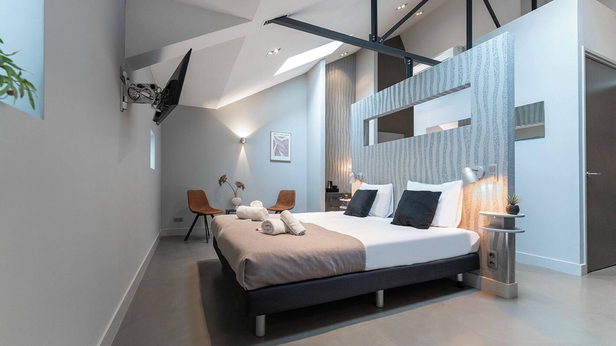 Oss House | Relaxing room in Oss, ideal location for museum lovers.