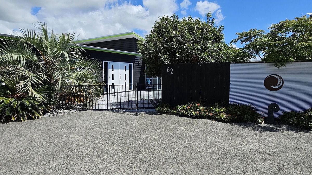 Ruakaka House | Relaxing Ruakaka with pool and spa