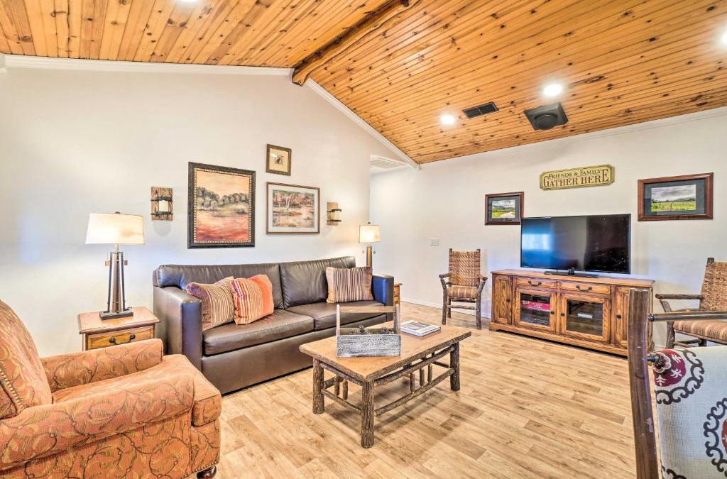 Harrison House | Relaxing Rural Harrison Home - 11 Mi to Town