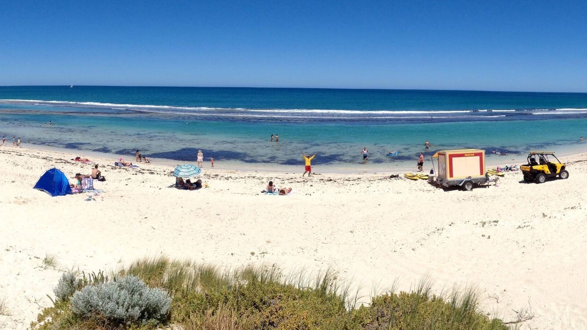 Yanchep House | Relaxing Seaside Escape - Oceanfront - Family and Pet friendly