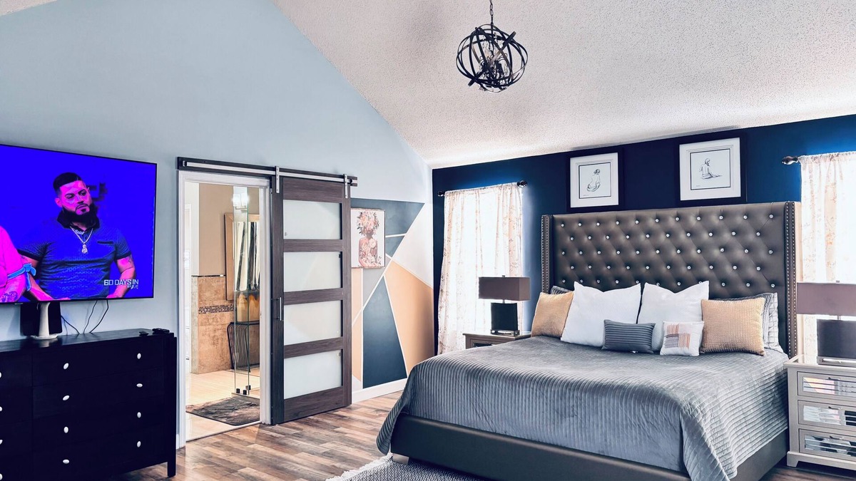 Ellenwood House | Relaxing Spacious and Cozy 4 to 5 bedroom-house in Ellenwood.