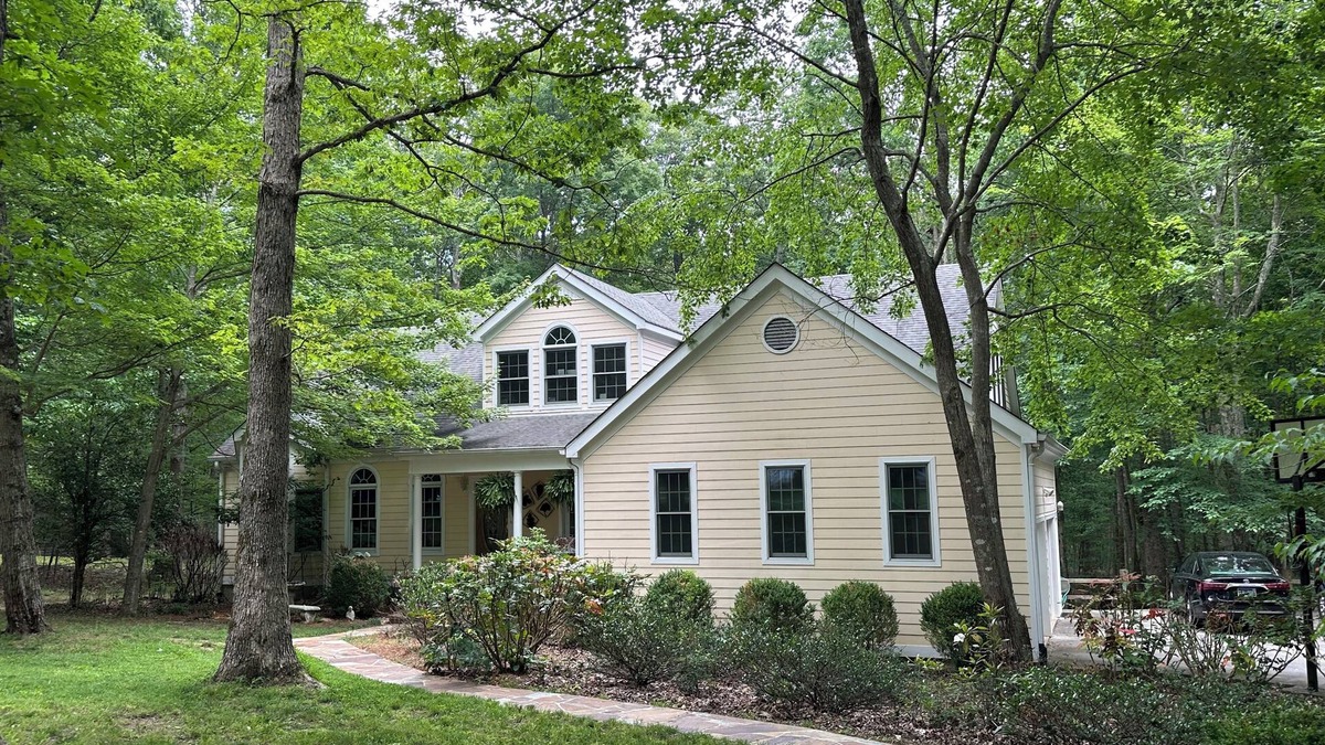 Saint Andrews House | Relaxing, spacious home nestled in the woods and near Sewanee's main campus.