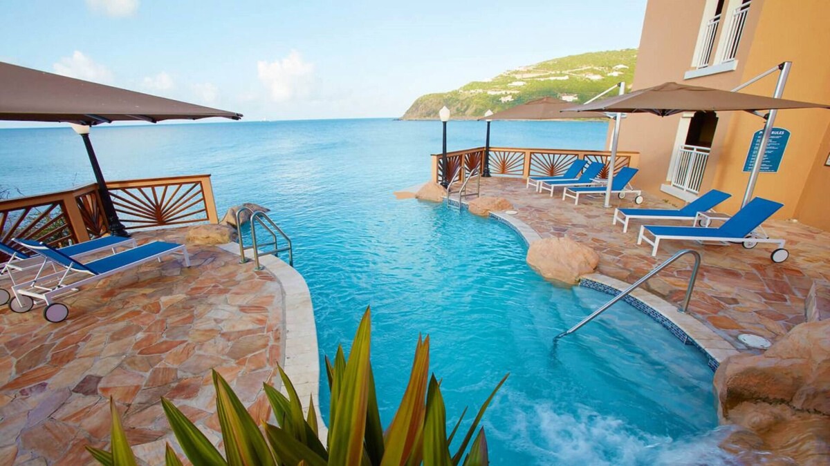 Philipsburg House | Relaxing Stay! 3 Units, Swimming Pools, Free Parking! Close to Little Bay Beach!