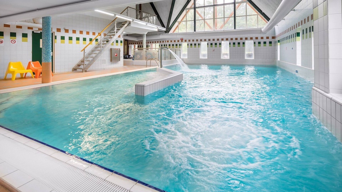 Hooghalen Ski Chalet | Relaxing Stay in Drenthe