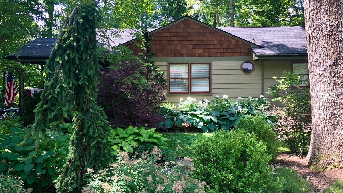 Black Mountain House | Relaxing Stay in Black Mountain, NC