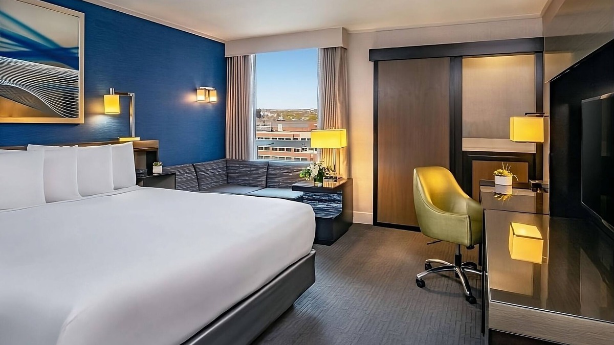 West End Resort | Relaxing Stay Near Harvard, Indoor Pool, Pet-Frien