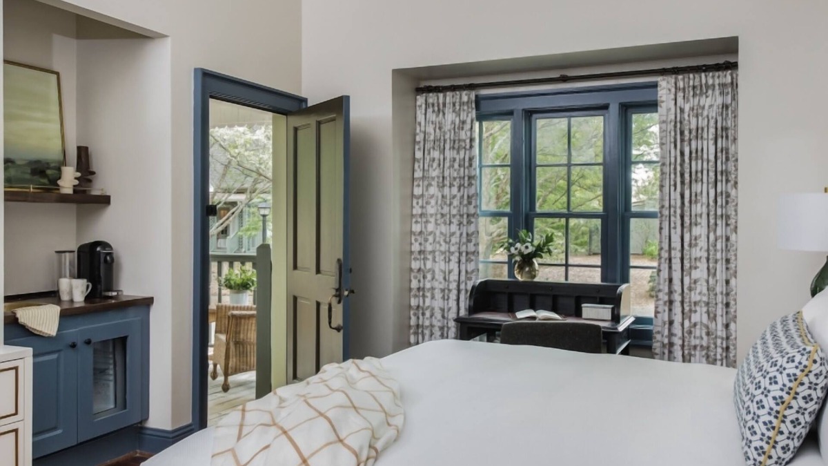 Mount Berry Hotel | Relaxing Stay with Golf, Spa, and Outdoor Pool! Pets Allowed!