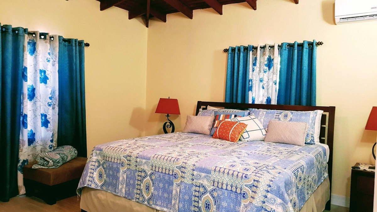 Savannah Apartment | Relaxing, tastefully decorated one-bedroom unit with all modern facilities