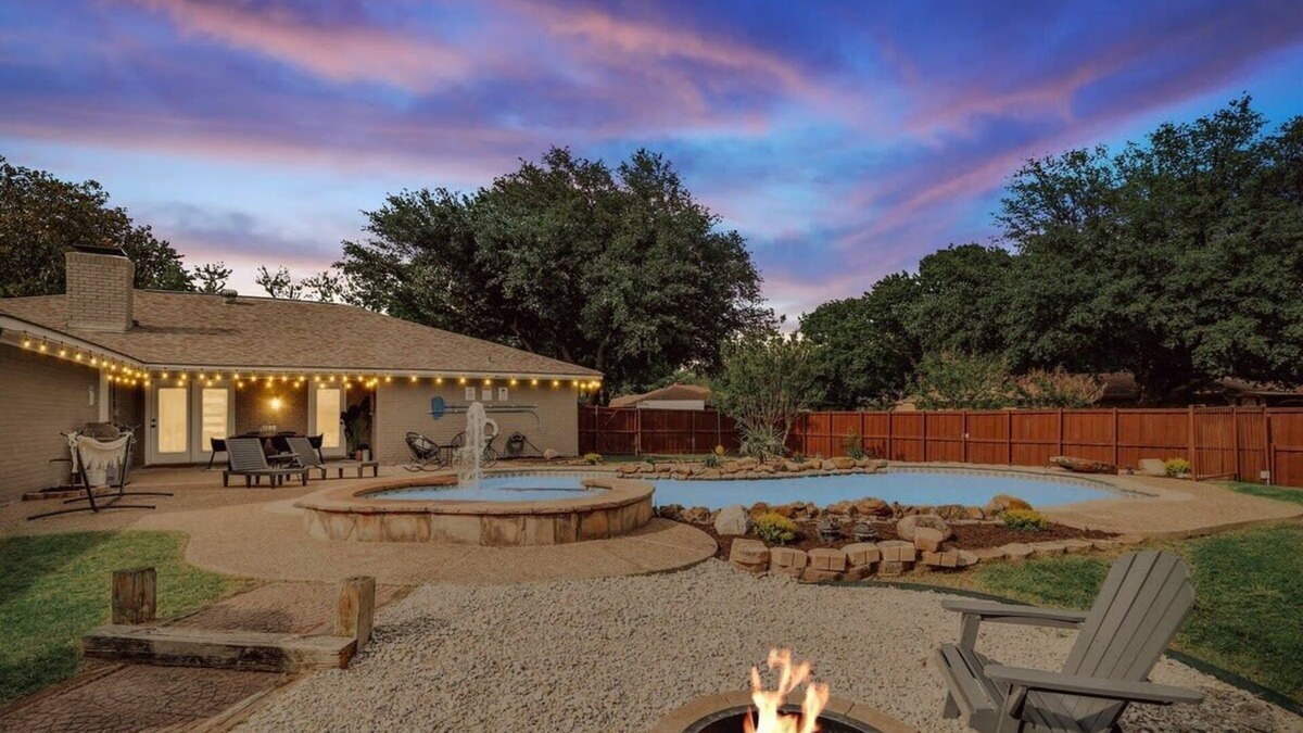 DeSoto House | Relaxing Texas Retreat, 4BR w Pool & Dream Kitchen