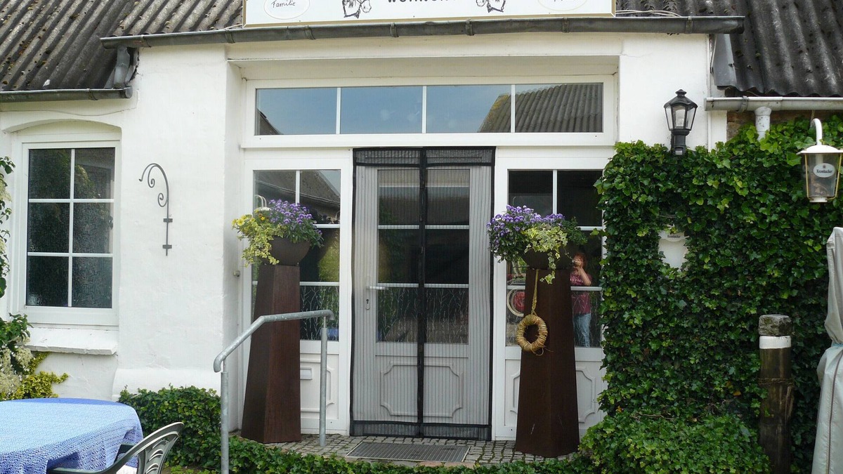 Tetenhusen Apartment | Relaxing vacation with family and dog on a historic farm