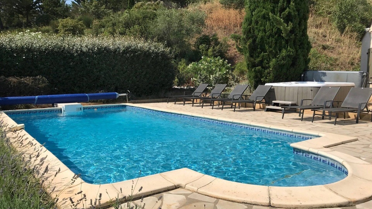 Beaufort Villa | Relaxing Villa Near Lake & Beaches