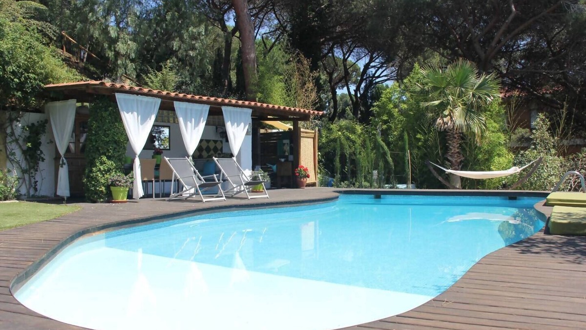 Cabrera de Mar Apartment | Relaxing villa with mountain and sea views