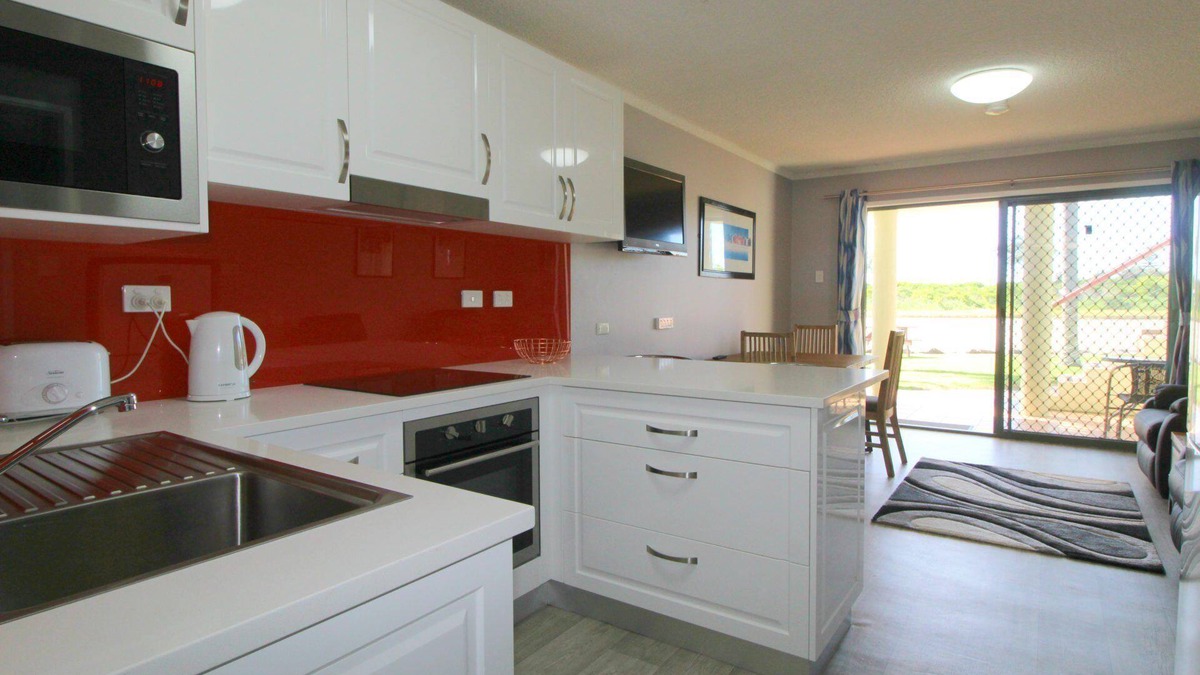Crescent Head Apartment | RELAXING WATER FRONTAGE APARTMENT