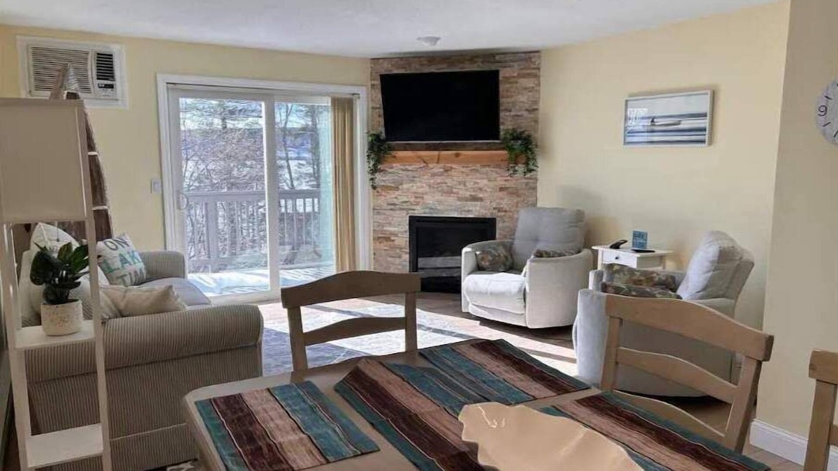 Laconia House | Relaxing Winnipesaukee Condo!