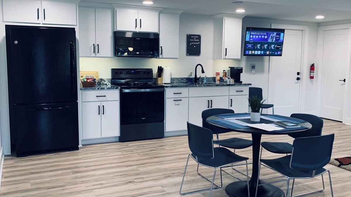 Edwardsville Apartment | Relaxing Woodland Getaway