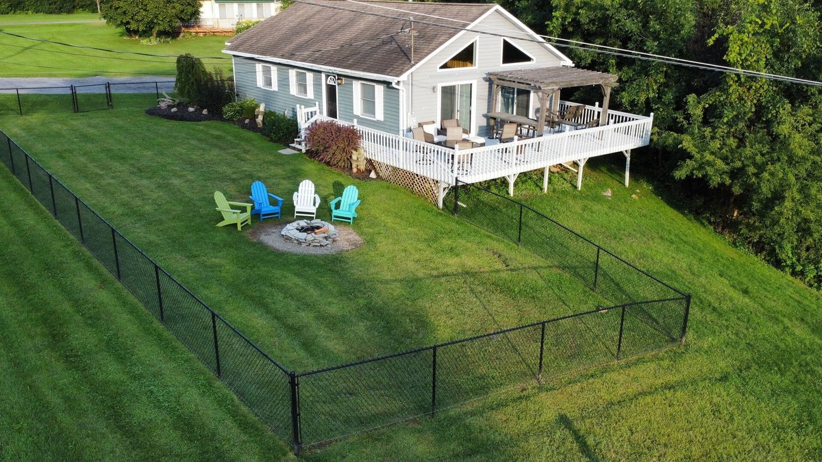 Frontenac House | Relaxing Year round Home. Available twelve months a year. Pets considered.