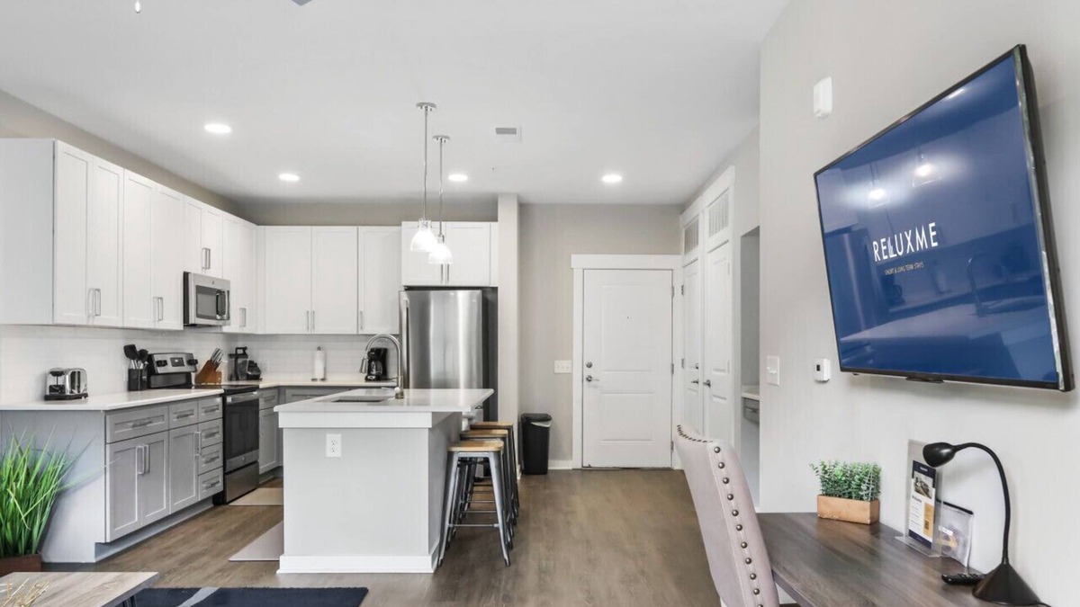 Paw Creek Condo | Reluxme | Elegant 1BR Near Airport & Dining