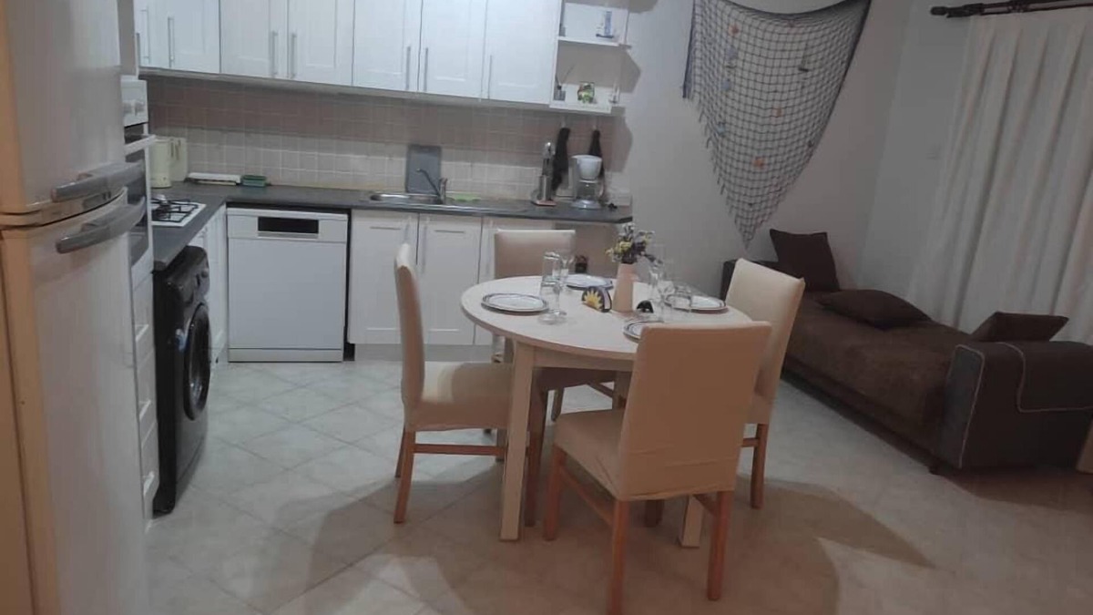 Gastria House | Remarkable 1-Bed House