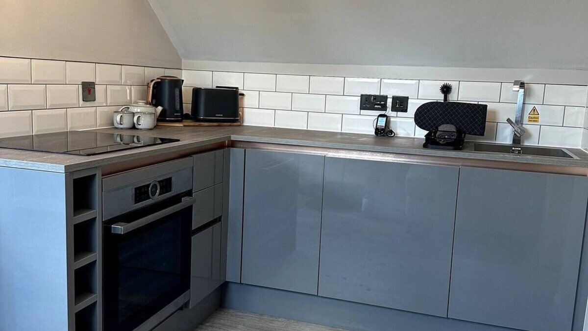Street Apartment | Remarkable 1-Bed Apartment in Glastonbury