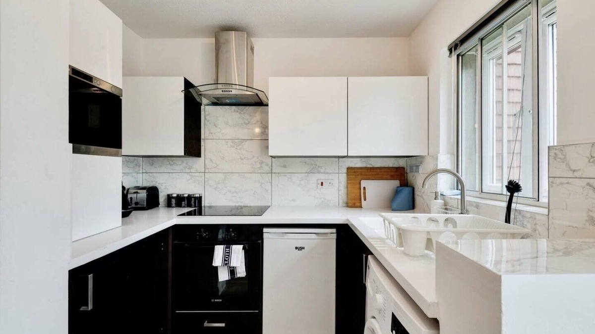 Harlington Apartment | Remarkable 1-Bed Studio in Hayes