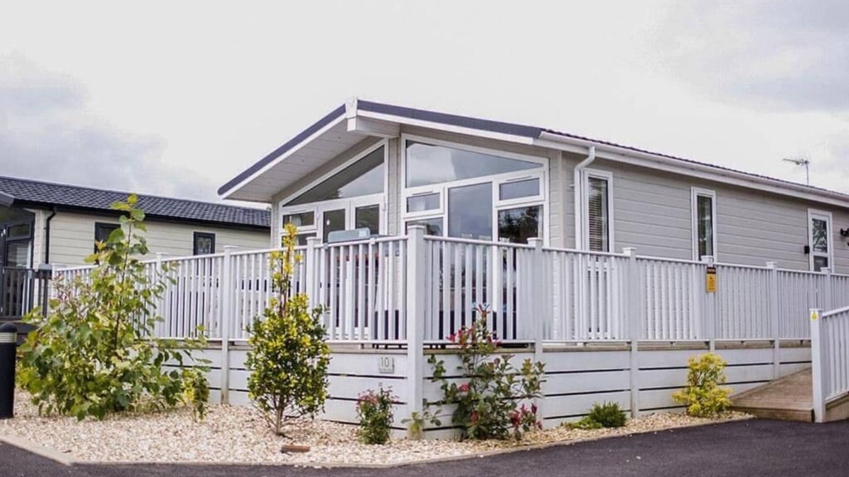 Honiton Cabin | Remarkable 3-Bed Lodge in Honiton