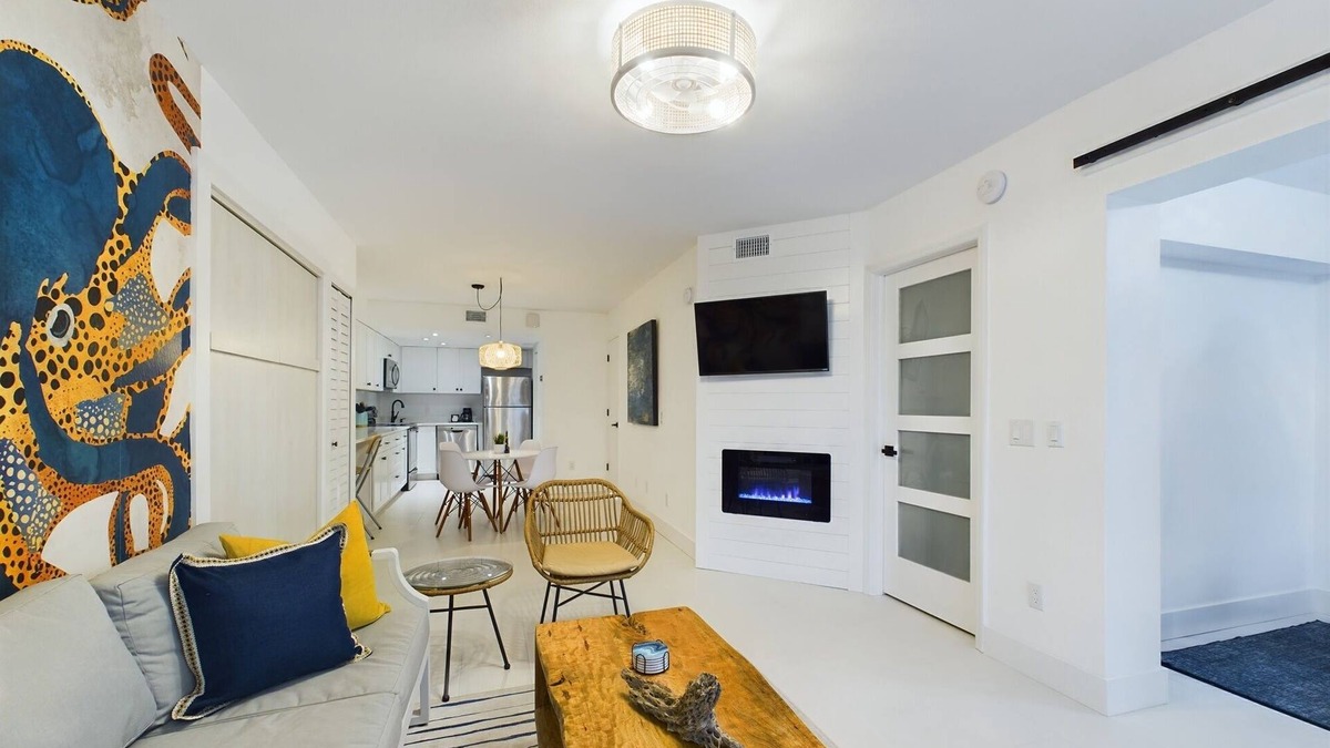 Cape Caneveral Beach Gardens Condo | Remodeled 2 Bedroom Condo in Royal Mansions Oceanfront Complex - Cape Canaveral!