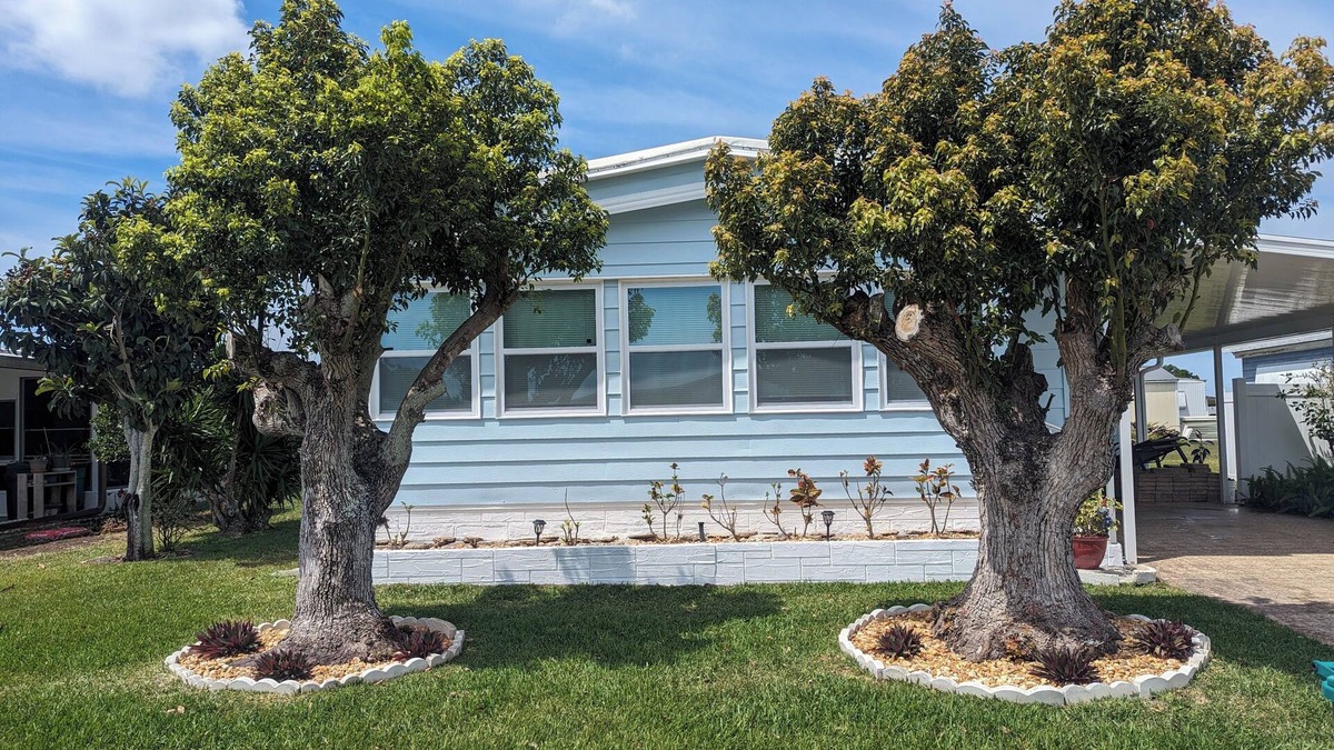 Hollywood Estates Of Canova Park House | Remodeled 2-bedroom home with WiFi, patio in West Melbourne